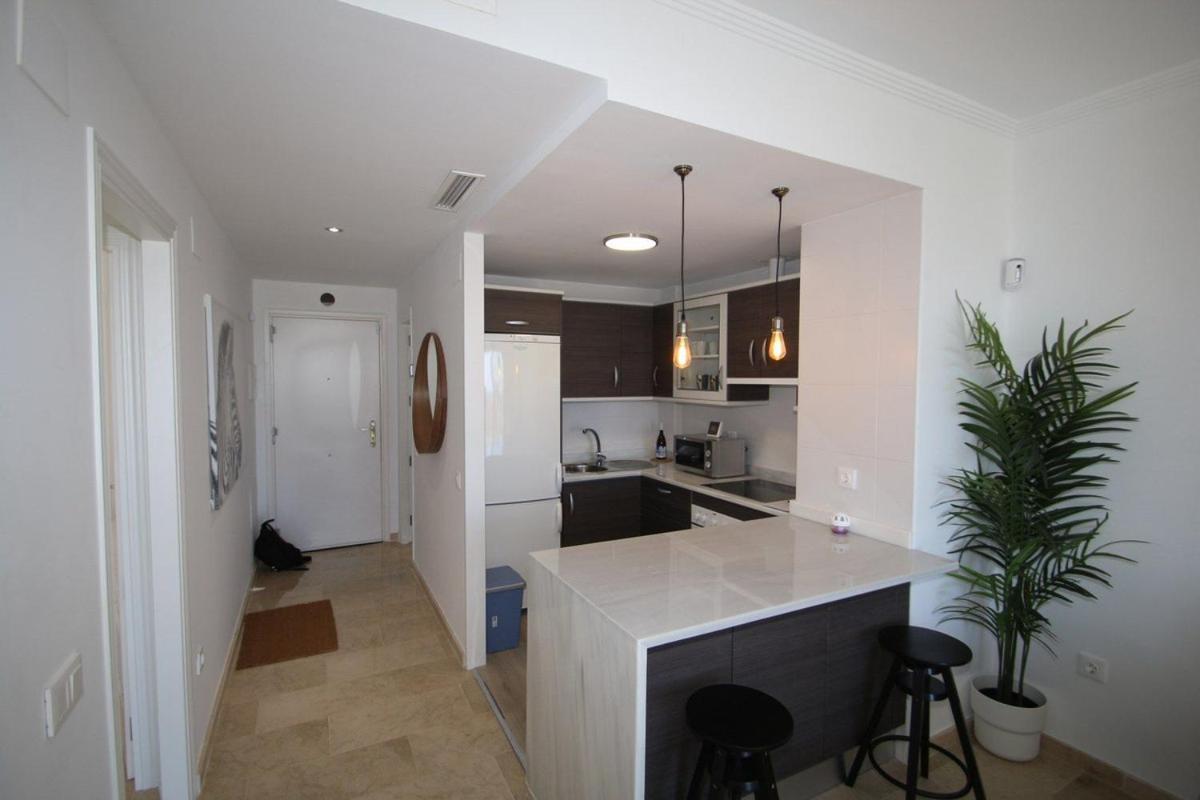 Small Oasis Nelson Mandela Apartment With Sea View, Two Bedrooms, Parking, Terrace And Pool Manilva Ngoại thất bức ảnh