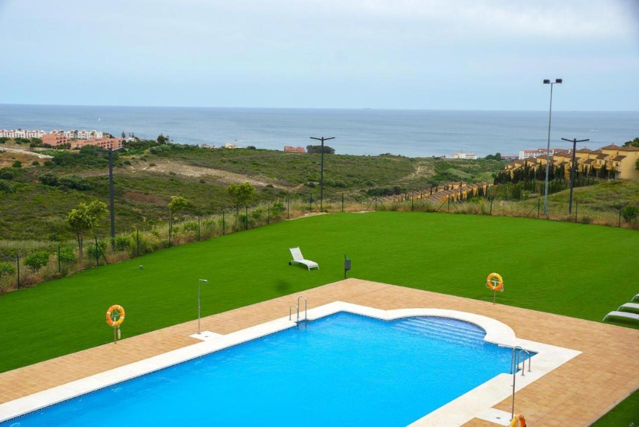 Small Oasis Nelson Mandela Apartment With Sea View, Two Bedrooms, Parking, Terrace And Pool Manilva Ngoại thất bức ảnh