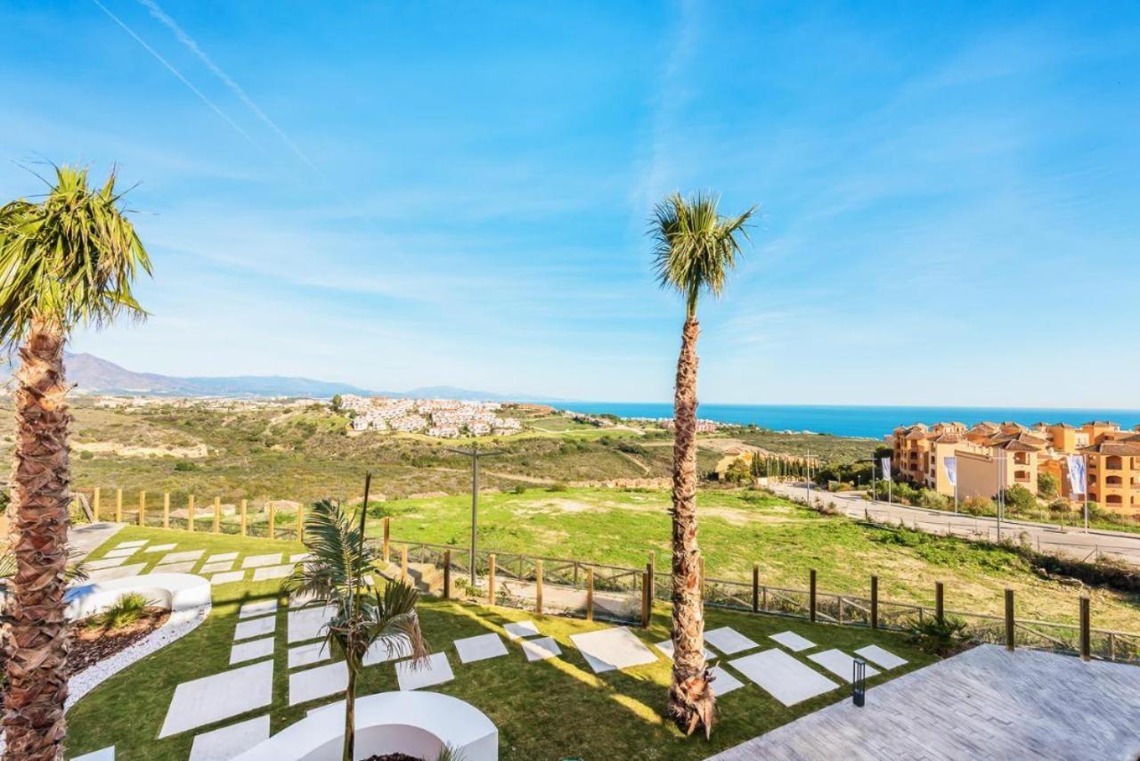 Small Oasis Nelson Mandela Apartment With Sea View, Two Bedrooms, Parking, Terrace And Pool Manilva Ngoại thất bức ảnh