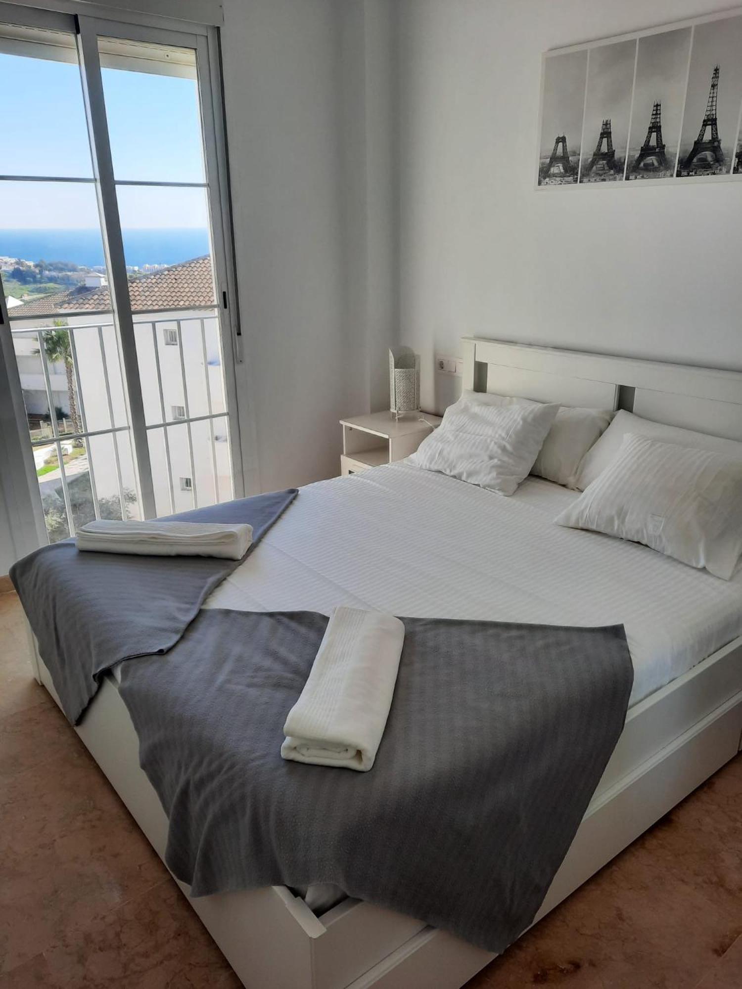 Small Oasis Nelson Mandela Apartment With Sea View, Two Bedrooms, Parking, Terrace And Pool Manilva Ngoại thất bức ảnh